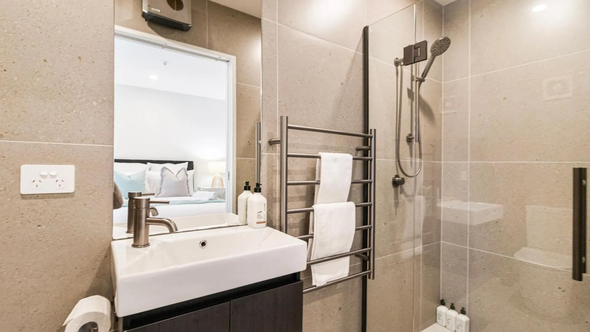 Cranford St Albans With Free Carpark Apartment Christchurch New Zealand